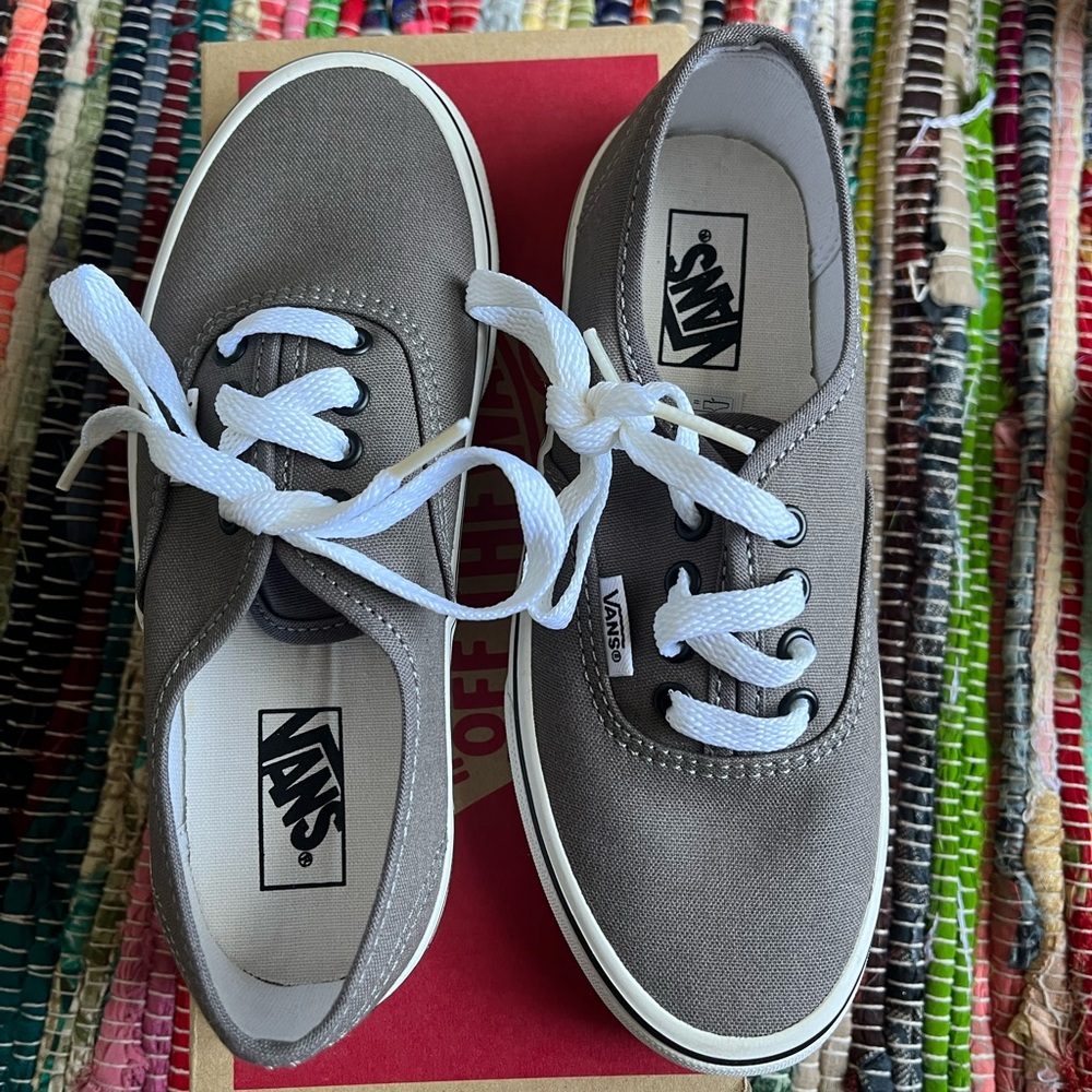 Vans - Picture 4 of 4